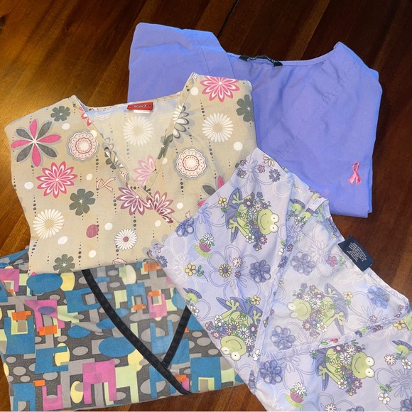 Scrub Tops! Bundle of 4 Size Large! - Picture 1 of 15